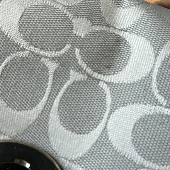 AUTHENTIC COACH PURSE - Picture 4 of 5